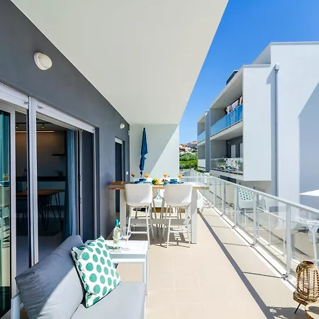 Panoramic Views - Terrace, Sea Views & Pool アパート