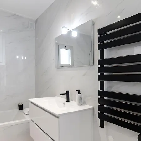 Daire Panoramic Views - Terrace, Sea Views & Pool *